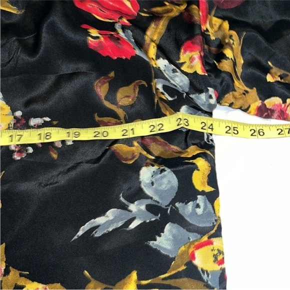 Vince Camuto women's Renaissance Floral
Satin Kimono OS - Picture 4 of 7